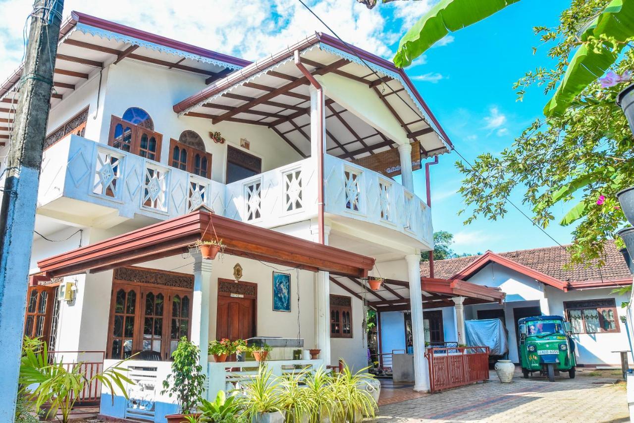 Rashmi Homestay Balapitiya Extérieur photo