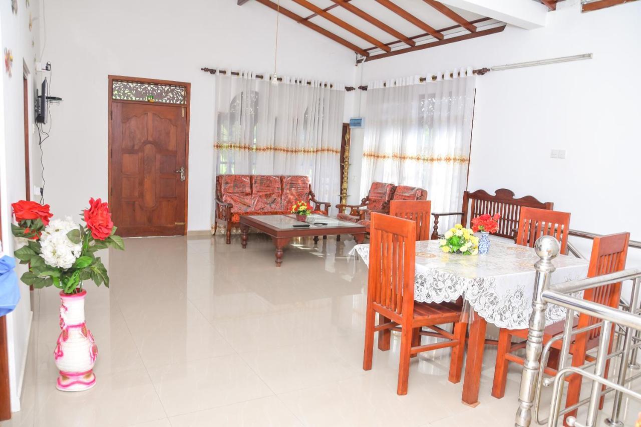 Rashmi Homestay Balapitiya Extérieur photo